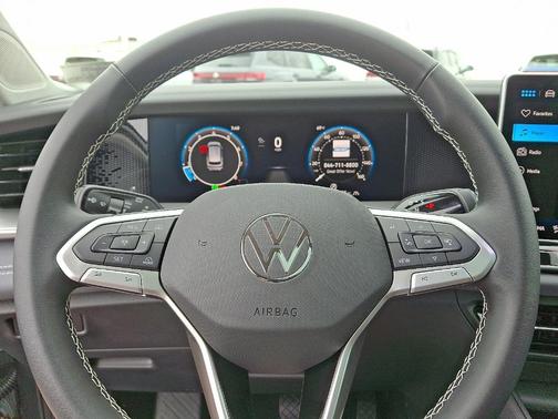 2025 Volkswagen Tiguan 2.0T SE