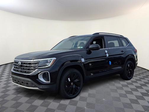 Deep Black Pearl Effect 2026 Volkswagen Atlas 2.0T SE W/TECHNOLOGY