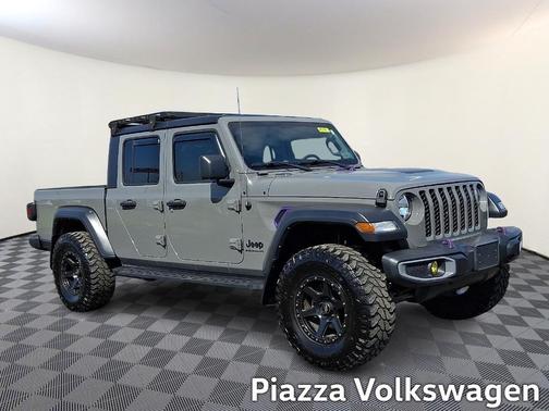 Sting Gray Clearcoat 2023 Jeep Gladiator Sport