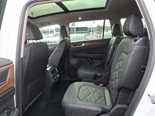 2026 Volkswagen Atlas 2.0T SE
