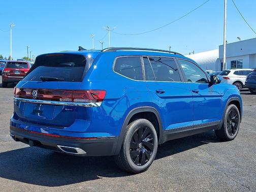 2025 Volkswagen Atlas 2.0T SE