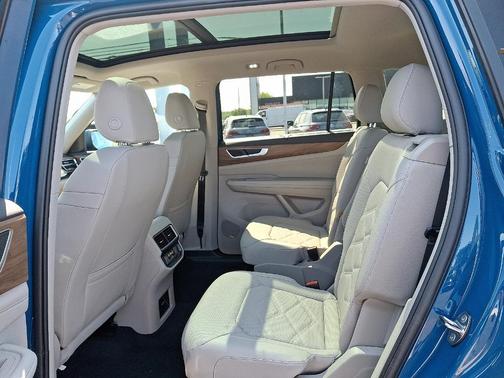 2025 Volkswagen Atlas 2.0T SE