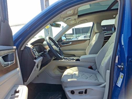 2025 Volkswagen Atlas 2.0T SE