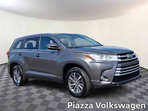 Predawn Gray Mica 2019 Toyota Highlander XLE
