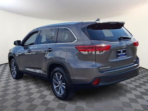 Predawn Gray Mica 2019 Toyota Highlander XLE
