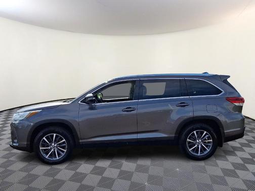 Predawn Gray Mica 2019 Toyota Highlander XLE