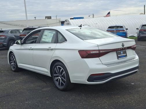 2025 Volkswagen Jetta 1.5T SE