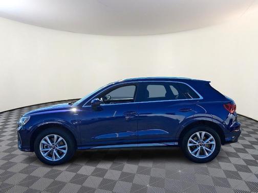 Navarra Blue Metallic 2025 Audi Q3 45 S line Premium