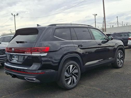 2025 Volkswagen Atlas 2.0T SE