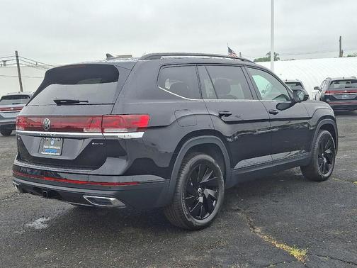 2025 Volkswagen Atlas 2.0T SE
