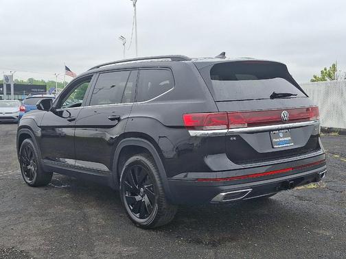 2025 Volkswagen Atlas 2.0T SE