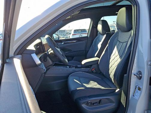 2026 Volkswagen Tiguan 2.0T SEL