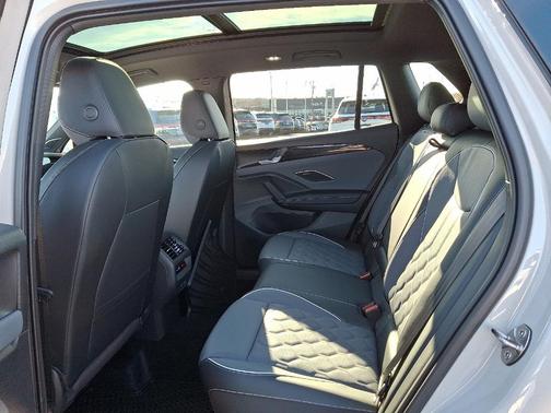 2026 Volkswagen Tiguan 2.0T SEL