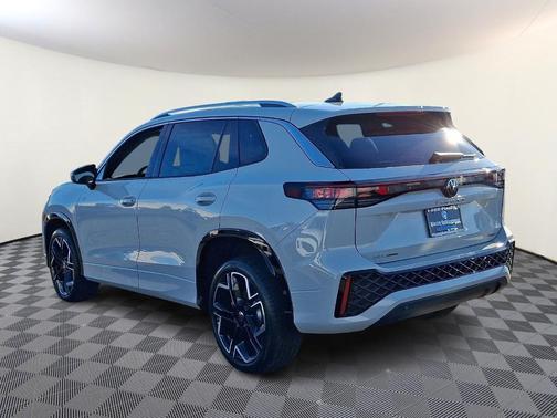 2026 Volkswagen Tiguan 2.0T SEL