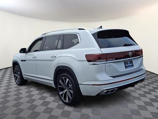 Opal White Pearl 2026 Volkswagen Atlas 2.0T SEL Premium R-Line