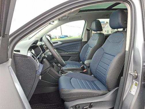 2025 Volkswagen Taos 1.5T SEL