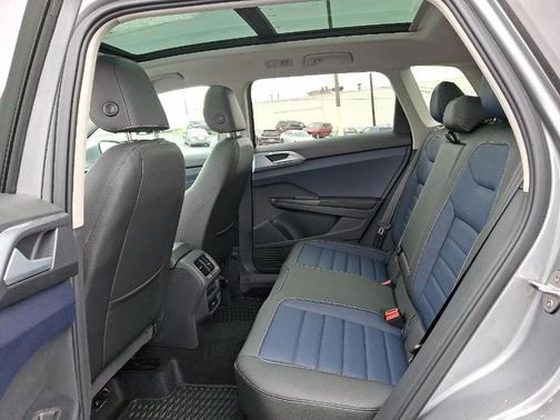2025 Volkswagen Taos 1.5T SEL