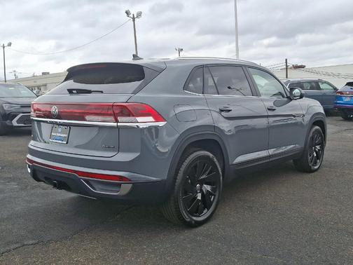 2025 Volkswagen Atlas Cross Sport 2.0T SE w/Technology