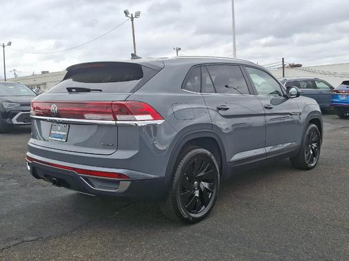 2025 Volkswagen Atlas Cross Sport 2.0T SE w/Technology