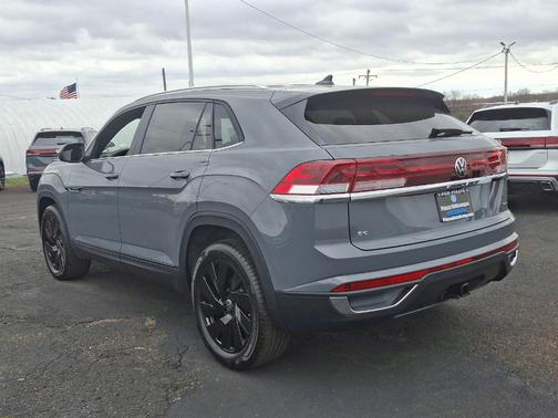 2025 Volkswagen Atlas Cross Sport 2.0T SE w/Technology