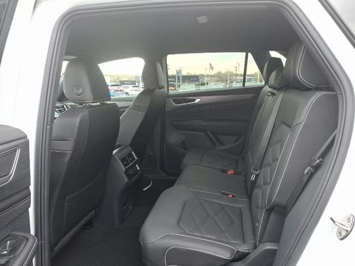 2025 Volkswagen Atlas Cross Sport 2.0T SE