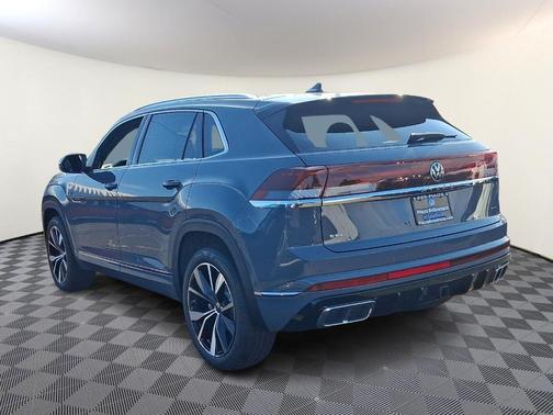 Pure Gray 2026 Volkswagen Atlas Cross Sport 2.0T SEL Premium R-Line