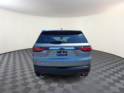 Sterling Gray Metallic 2023 Chevrolet Traverse LS
