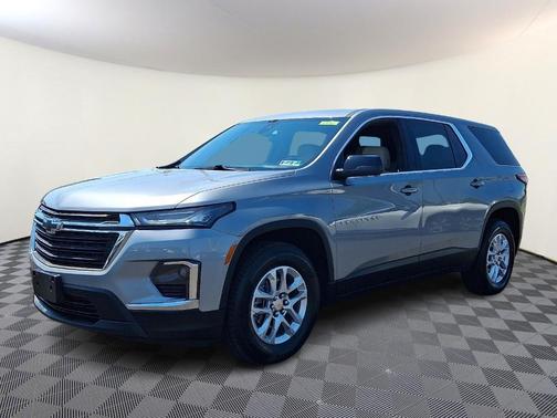 Sterling Gray Metallic 2023 Chevrolet Traverse LS