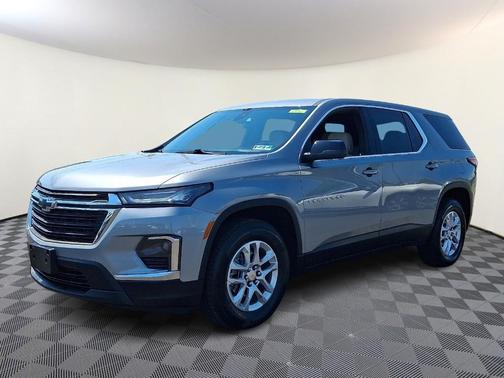 Sterling Gray Metallic 2023 Chevrolet Traverse LS
