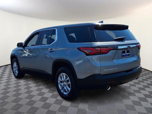 Sterling Gray Metallic 2023 Chevrolet Traverse LS