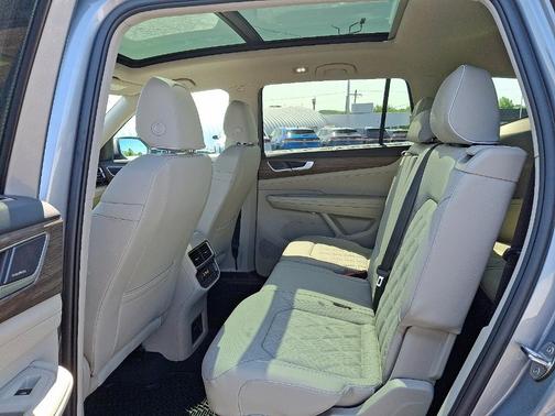 2025 Volkswagen Atlas 2.0T SEL Premium R-Line