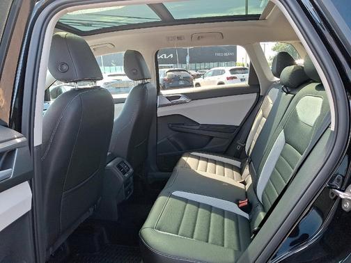 2025 Volkswagen Taos 1.5T SEL