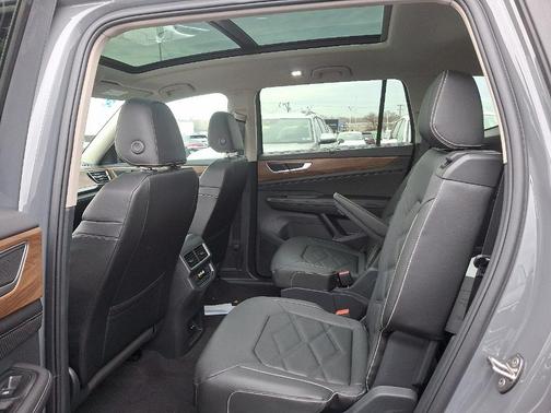 2025 Volkswagen Atlas 2.0T SE