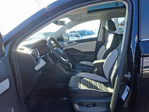 2025 Volkswagen Taos 1.5T SEL
