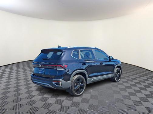 2025 Volkswagen Taos 1.5T SEL