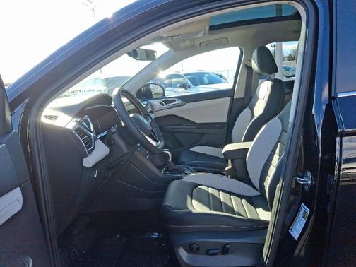 2025 Volkswagen Taos 1.5T SEL