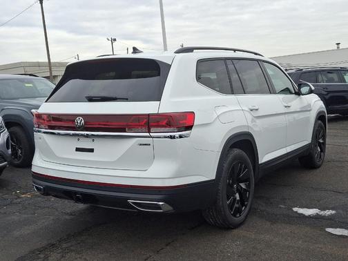 2025 Volkswagen Atlas 2.0T SE