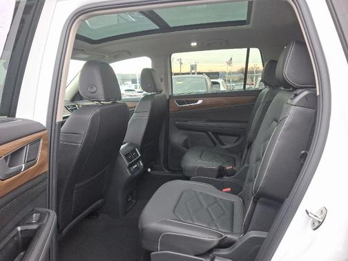 2025 Volkswagen Atlas 2.0T SE