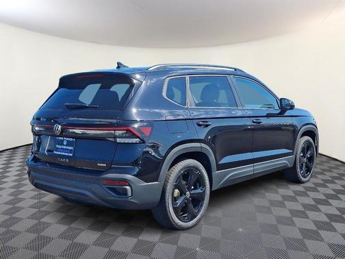 2025 Volkswagen Taos 1.5T SE Black