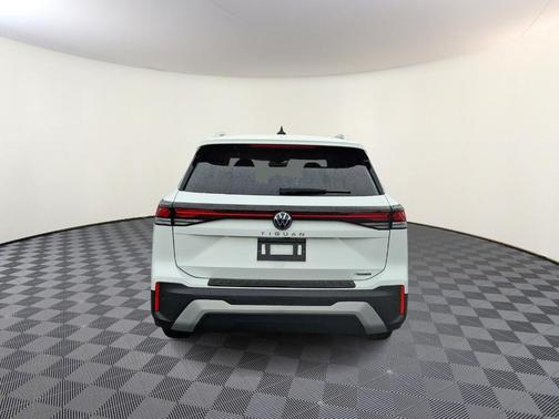 Pure White 2025 Volkswagen Tiguan 2.0T S
