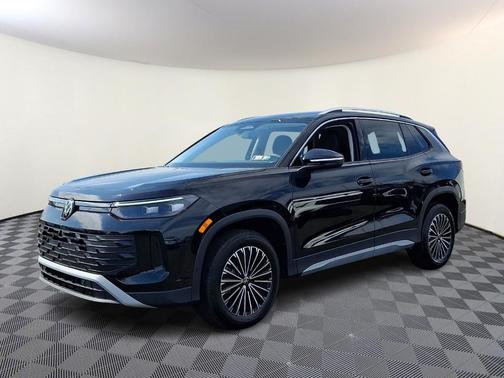 Deep Black Pearl Effect 2026 Volkswagen Tiguan 2.0T S