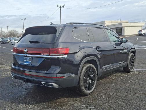 2025 Volkswagen Atlas 2.0T SE