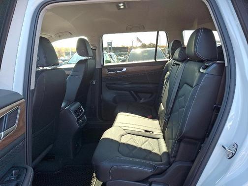 2026 Volkswagen Atlas 2.0T SE