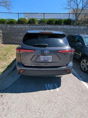 Magnetic Gray Metallic 2023 Toyota Highlander LE I4