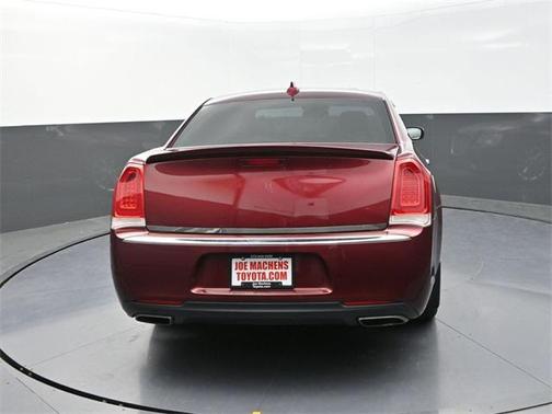 2016 Chrysler 300 Limited