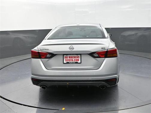 2022 Nissan Altima SR FWD