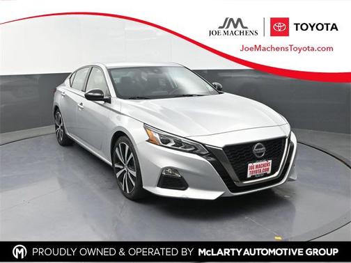 2022 Nissan Altima SR FWD