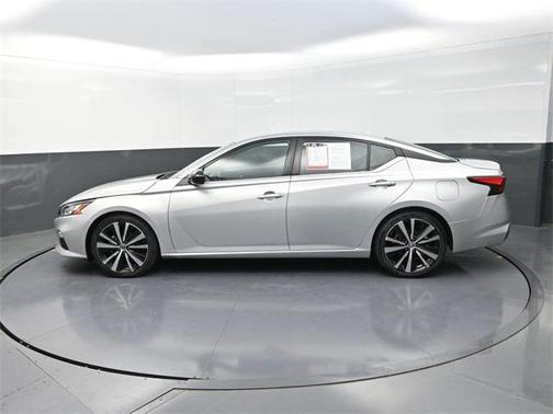 2022 Nissan Altima SR FWD