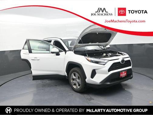 Ice Cap 2024 Toyota RAV4 XLE
