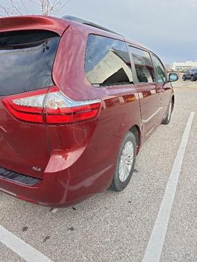 2016 Toyota Sienna XLE
